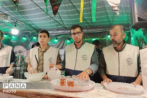 تداوم تجمعات شبانه در میدان امام خمینی (ره)