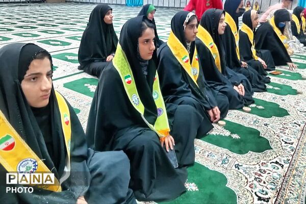 حضور پرشور فرهنگیان و دانش آموزان پیشتاز در نماز جمعه‌‌ بخش دیشموک