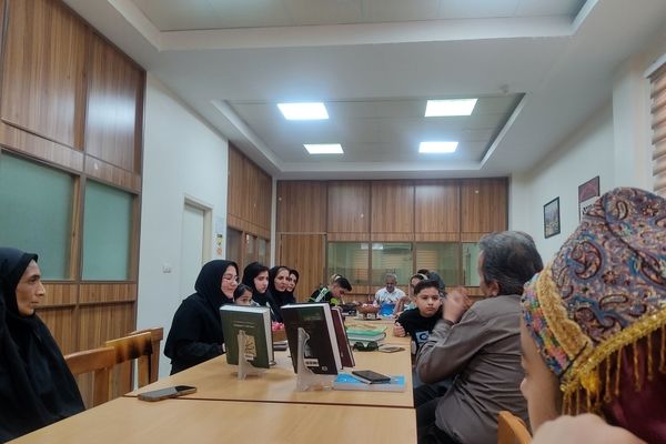 گردهمایی هنرمندان به مناسبت بزرگداشت استاد شهریار در شهرستان حاجی آباد