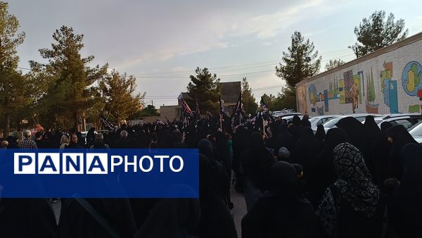 حضور مردم شهرستان نیم‌ور و محلات در پیاده‌روی جاماندگان اربعین