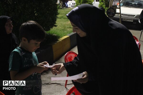 حضور چشمگیر دانش آموزان و فرهنگیان در موکب شهدای دانش آموز ورامین