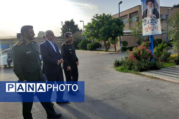 استقبال دانش‌آموزان پیشتاز از فرمانده سپاه استان تهران در اداره کل آموزش و پرورش شهرستانهای تهران