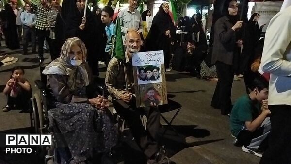 صدمین شب از اجتماعات در حسینیه امام خمینی