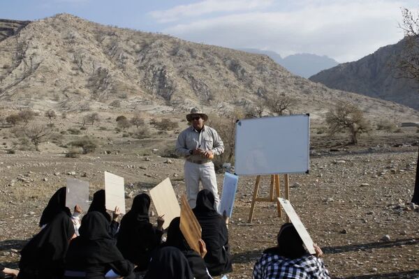 کارگاه آموزشی طراحی و نقاشی هنرستان فاطمه زهرا (س) در شهرستان گچساران