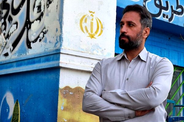 تجلیل دبیرستان شهید قمی از پدران مسئول در نیروی انتظامی و آتش‌نشانی