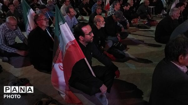 حضور پرشور مردم شهرستان نیشابور در صد و شصت و پنجمین شب از اجتماعات در حسینیه امام خمینی