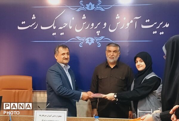 نشست صمیمی معاون پرورشی و کارشناسان پرورشی با خبرنگاران پانا به‌مناسبت روز خبرنگار