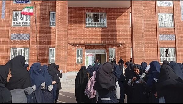 مراسم زنگ مهر در دبیرستان مشکات