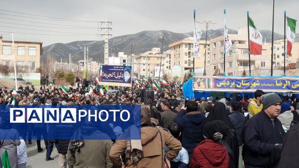 حماسه آفرینی مردم و مسئولان شهرستان پردیس در راهپیمایی ۲۲ بهمن 