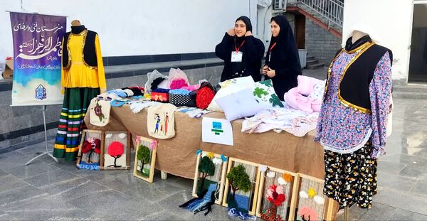 نمایشگاه هنرهای دستی دانش آموزان در بابلسر 