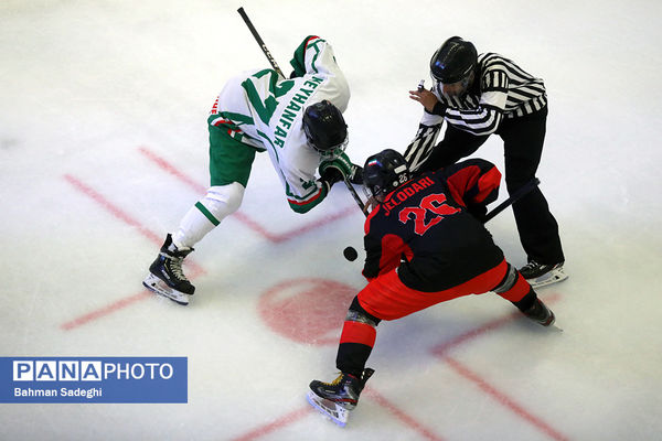 دیدار تیم ملی هاکی روی یخ ایران و تیم جوانان