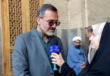 ملت ایران با اراده‌ای استوار در برابر ظلم ایستاده است