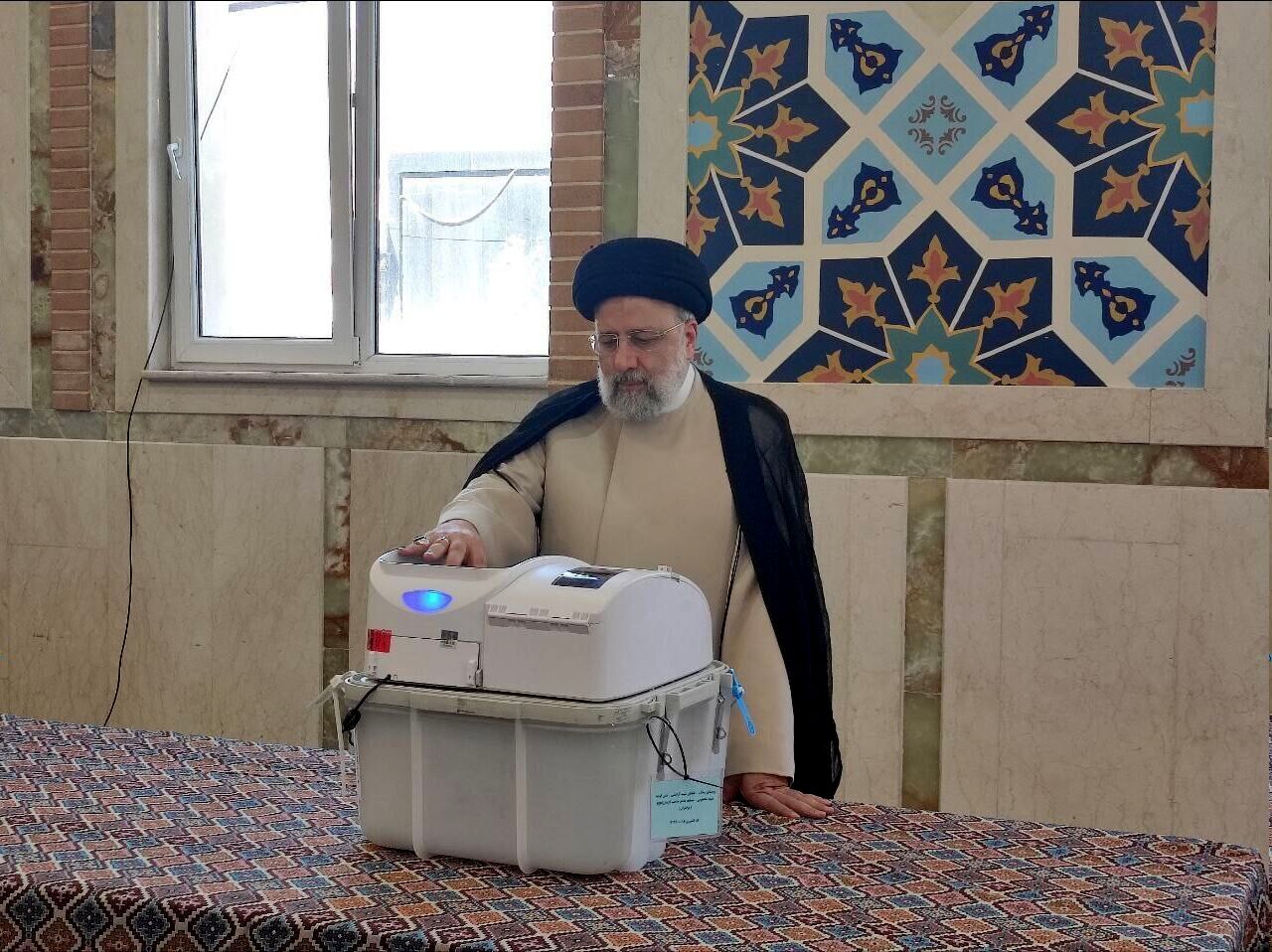 مجلس قوی می‌تواند قوانین مورد نیاز کشور را تصویب کند