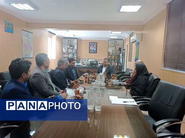 هم‌دلی خانه و مدرسه در نخستین جلسه اولیا و مربیان در مدرسه شاهد شهید کلانتری