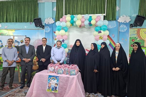 برگزاری جشن غنچه ها در مجتمع آموزشی میرداماد با حضور مدیر آموزش و پرورش ناحیه دو شهرری 