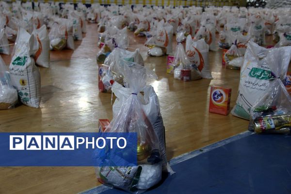توزیع هزار بسته معیشتی به همت خیرین و خیریه عطر یاس نبوی