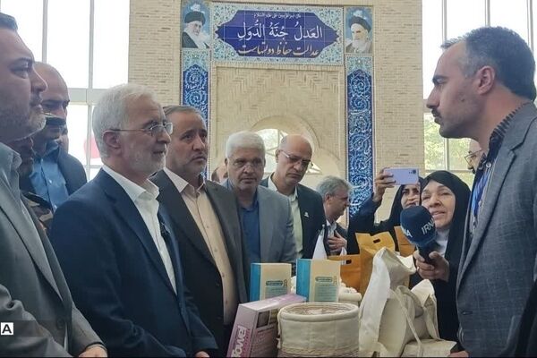 بازدید وزیر کشور از نمایشگاه توانمندی‌های اقتصادی خراسان جنوبی