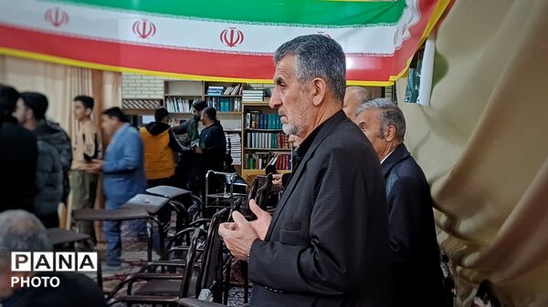 اجتماع شبانه رزن هم‌زمان با سالروز شهادت امام صادق(ع)