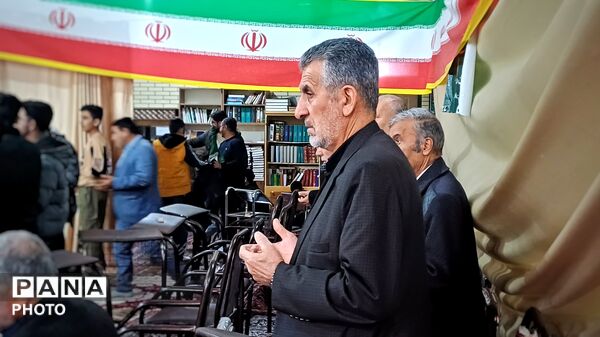 اجتماع شبانه رزن هم‌زمان با سالروز شهادت امام صادق(ع)
