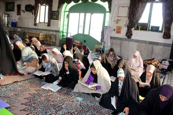 اعتکاف دانش‌آموزی در شهر کرمان