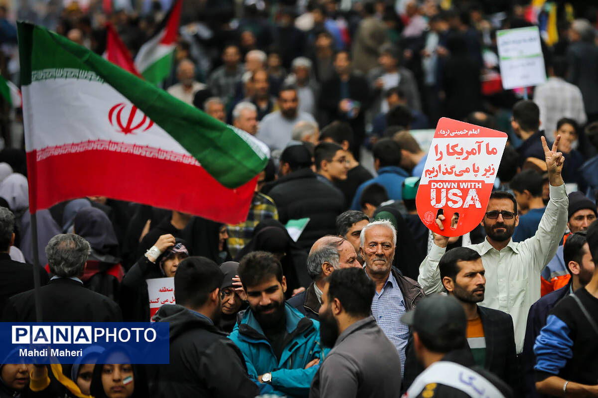 راهپیمایی ۱۳ آبان با شعار «متحد و استوار، مقابل استکبار» آغاز می‌شود