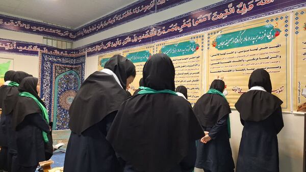 محفل انس با قرآن در دبیرستان فاطمیه ناحیه یک کرج