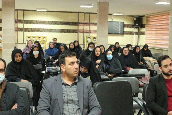 کارگاه اقدام‌پژوهی در فیروزکوه؛ گامی به سوی معلمی پژوهنده