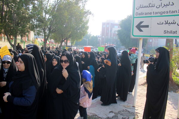 مراسم تشییع پیکر پنج شهید گمنام در بوشهر