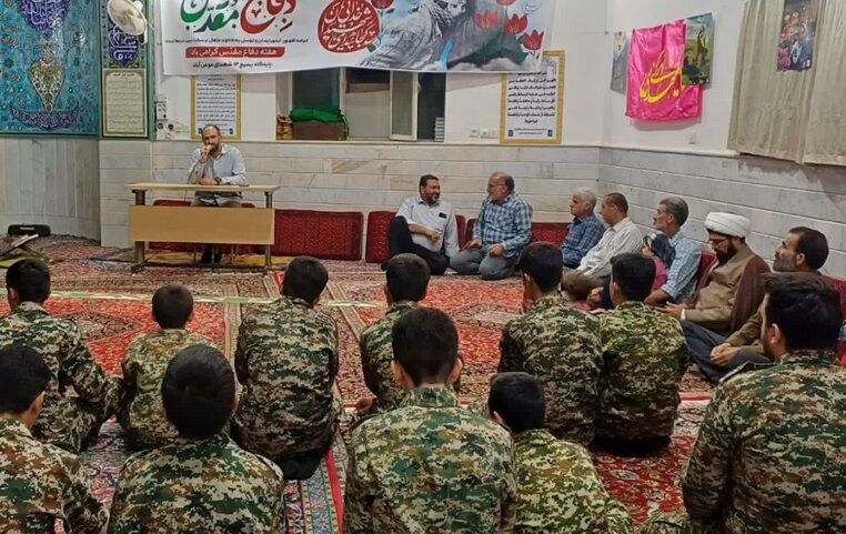 برگزاری مراسم گرامیداشت یاد و خاطره شهدا در روستای مومن آباد قم

