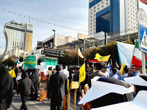 راهپیمایی روز دانش‌آموزان در ناحیه 6 مشهد 