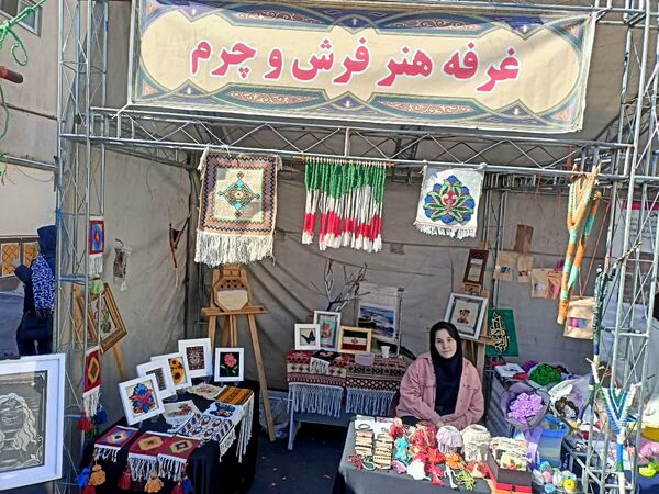 بازارچه مشاغل در هنرستان سمیه 