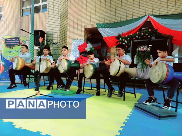 زنگ‌ ناحیه‌ای مهر و مقاومت در آموزشگاه صارمیه 10 آموزش و پرورش ناحیه یک اصفهان