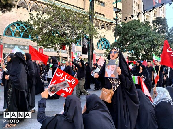 مشهد غرق در ماتم ؛ وداع میلیونی با پیکر مطهر رهبر شهید