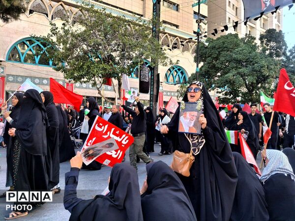 مشهد غرق در ماتم ؛ وداع میلیونی با پیکر مطهر رهبر شهید