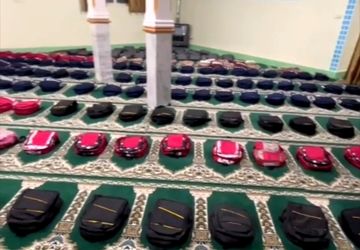 توزیع ۹۰۰ بسته لوازم‌التحریر و پوشاک بین دانش‌آموزان لازم‌التوجه کاشمر