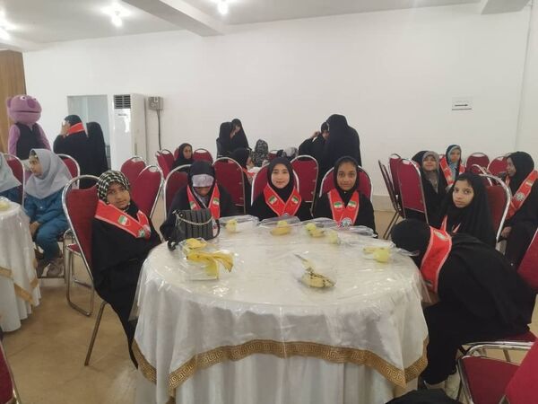 آیین رونمایی از کتاب دانش‌آموزان میناب