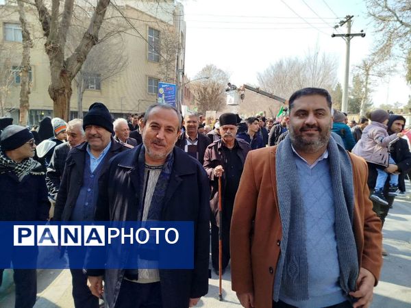 حضور حماسی مردم فلاورجان در راهپیمایی 22 بهمن