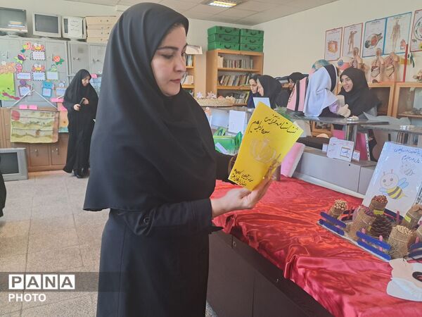 برپایی نمایشگاه دست سازه‌های قرآنی «طرح اتقان» در دبستان ابن سینا  ناحیه 3 کرج 