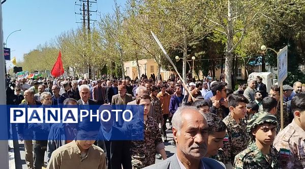 مراسم راهپیمایی روز قدس در شهرستان کاشمر با حضور پررنگ مردم برگزار شد