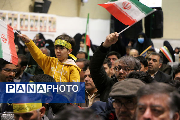 حضور پیشتازان در یادواره یکهزار شهید فرهنگی و دانش‌آموز استان قم