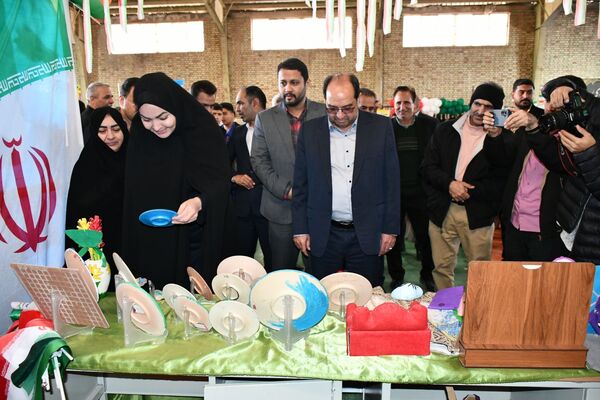  جشن "ایران مون" در مدرسه شهید اتحادی مه ولات