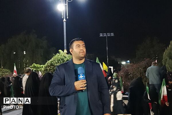 برپایی نماز استغاثه به امام زمان (عج) در میدان نماز شهرری 
