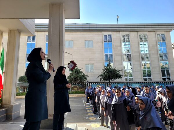 دبستان مصلی نژاد حضرت زینب میزبان مراسم آغاز سال تحصیلی شد