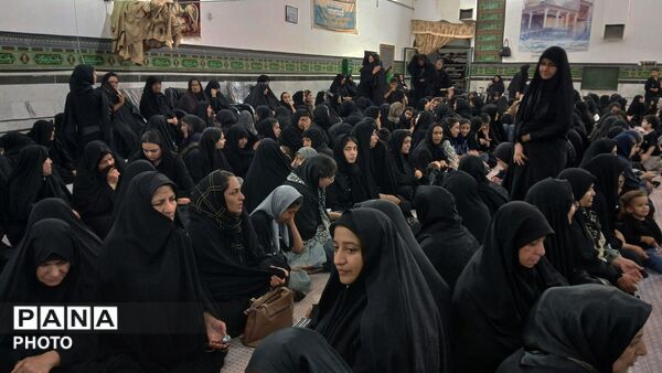 مراسم شب عاشورا در حسینیه مخلصین حسین دهستان حاجی آباد 