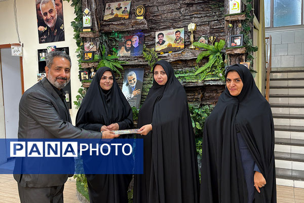 تقدیر از مدیران و معاونین پرورشی مدارس فعال اسلامشهر در اجرای برنامه‌های فرهنگی روز دانش آمور