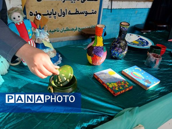 برگزاری رویداد "هفته ماها" در دبیرستان پاینده اهواز