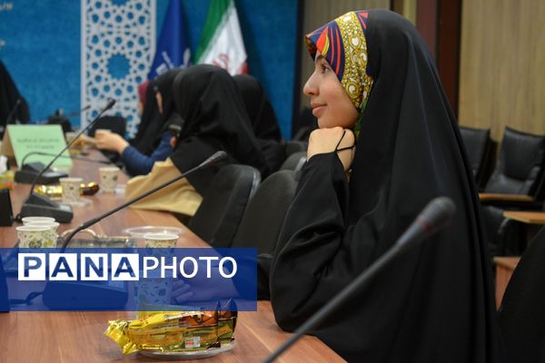 جلسه آموزشی خبرنویسی و تجلیل از دانش‌آموز خبرنگاران فعال پانا ناحیه 2 بهارستان