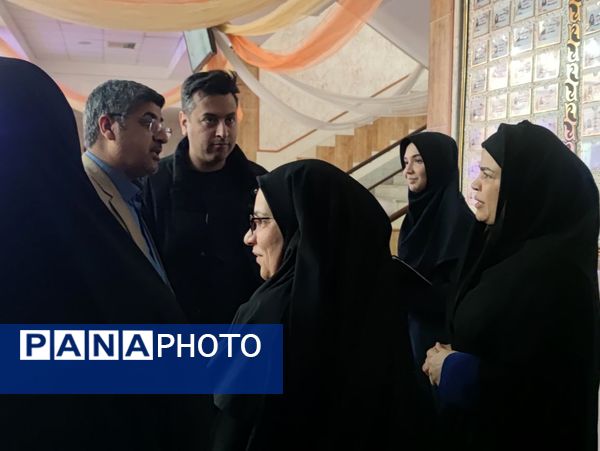بازدید معاون پرورشی و تربیت بدنی ناحیه سه از دبیرستان مصلی‌نژاد ام البنین 
