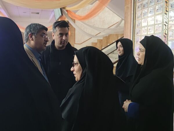 بازدید معاون پرورشی و تربیت بدنی ناحیه سه از دبیرستان مصلی‌نژاد ام البنین 