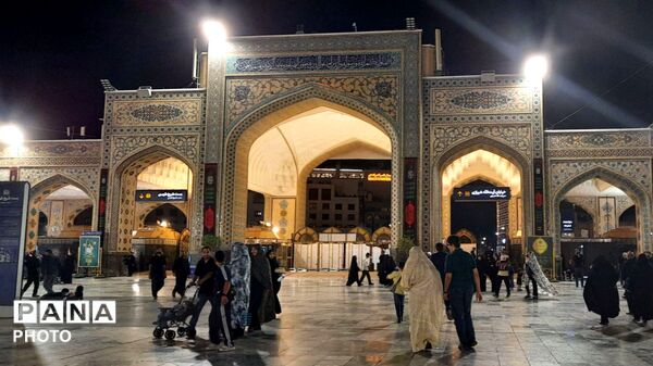 زیارتی دلچسب در حرم امام مهربانی ها با عطر شهدای میناب